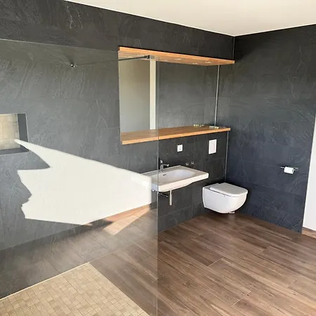 Bei Den Drei Gleichen #l *